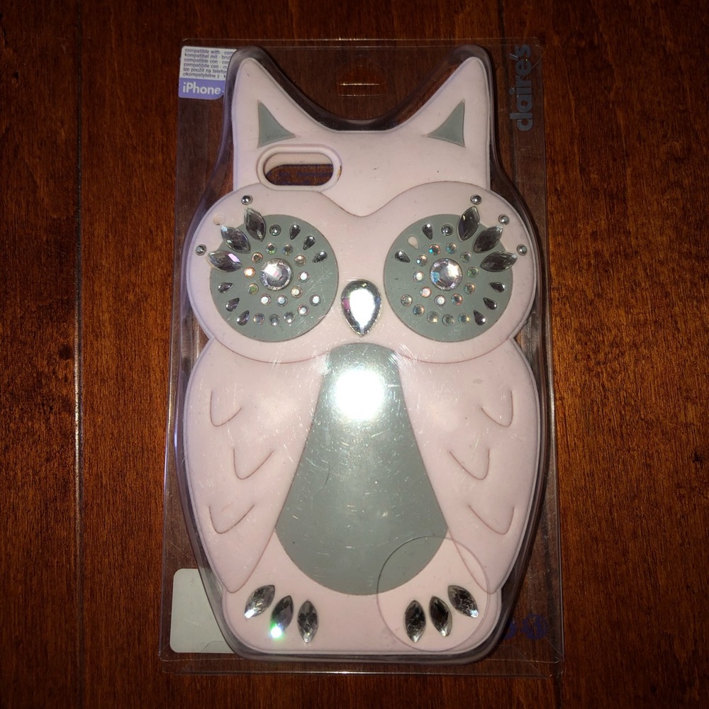 I am selling a Claire’s phone case